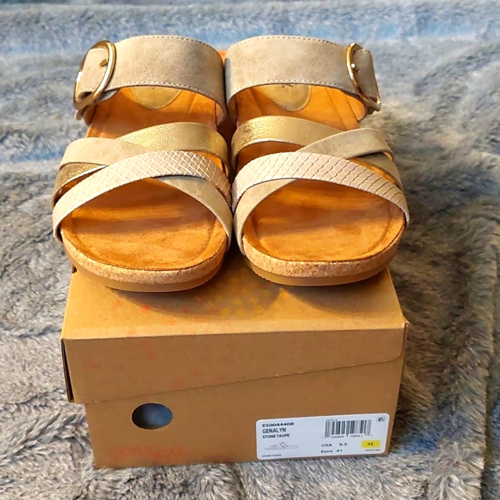 New! Stone Sandles by Euro Soft Size 9.5